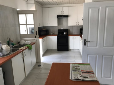 Self Catering full equipped kitchen in Holiday House Cape Town